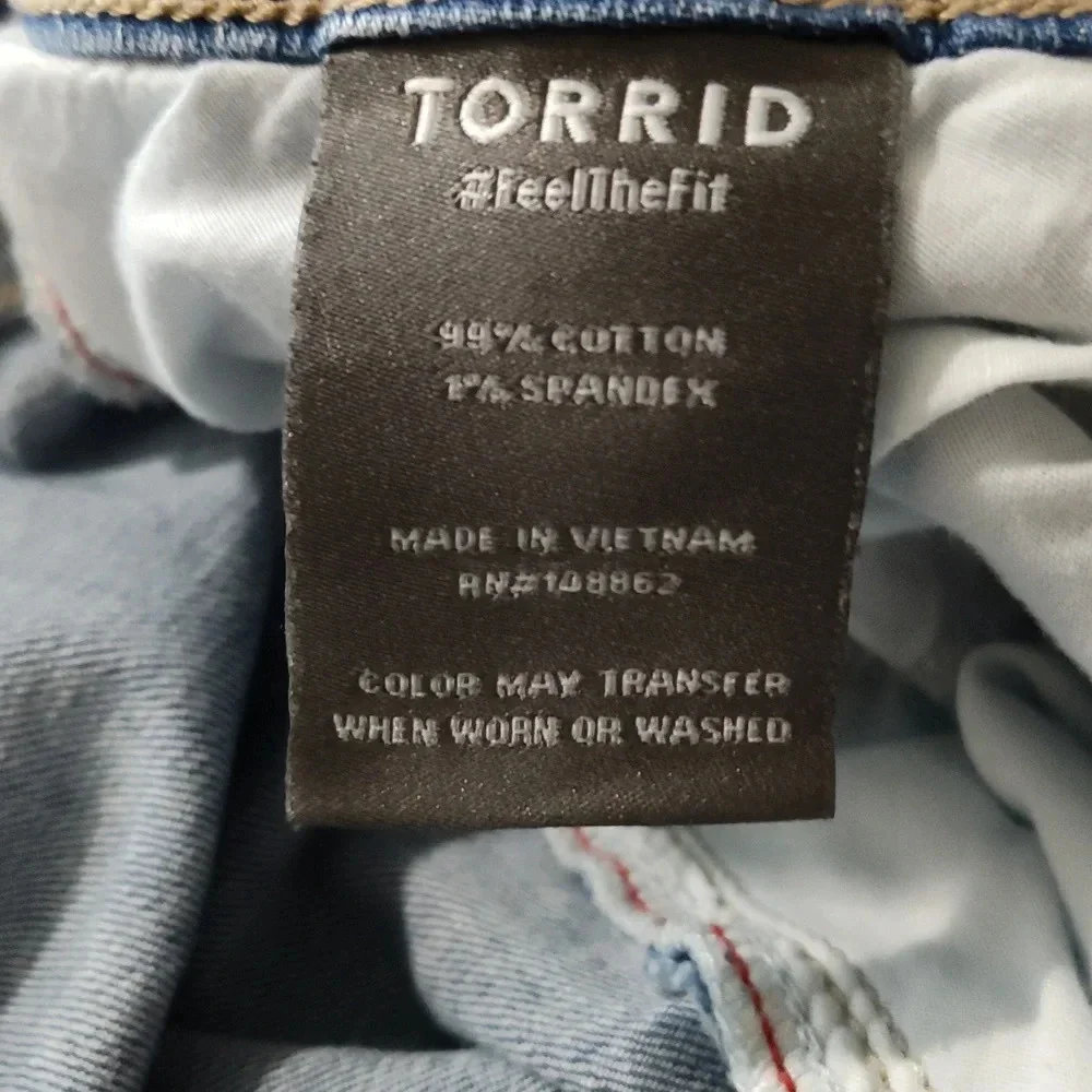 Torrid Crop Boyfriend Straight Vintage Stretch Mid-Rise Jean Size 30 - Picture 5 of 5